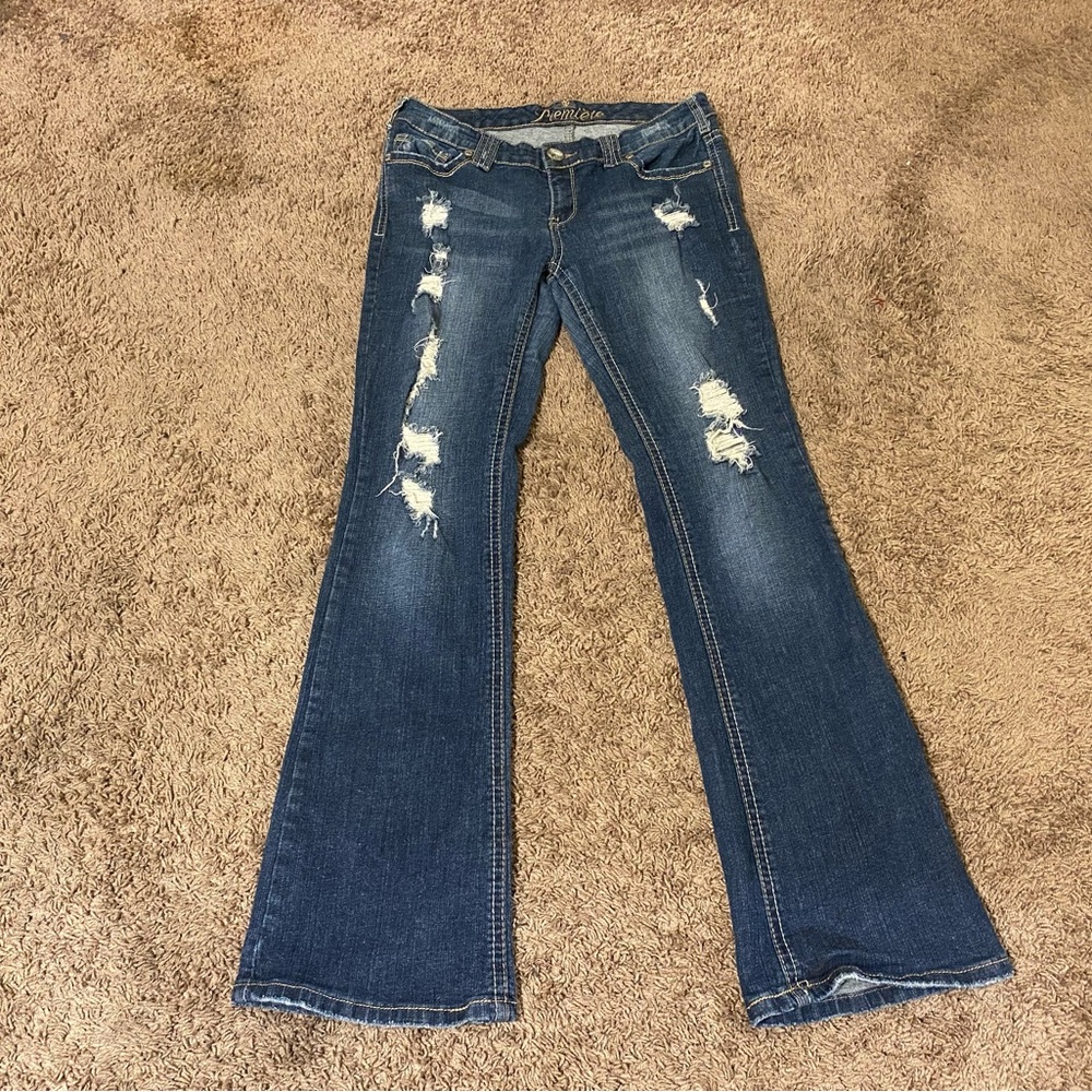 Premiere woman’s Y2K style jeans flared leg and distressing